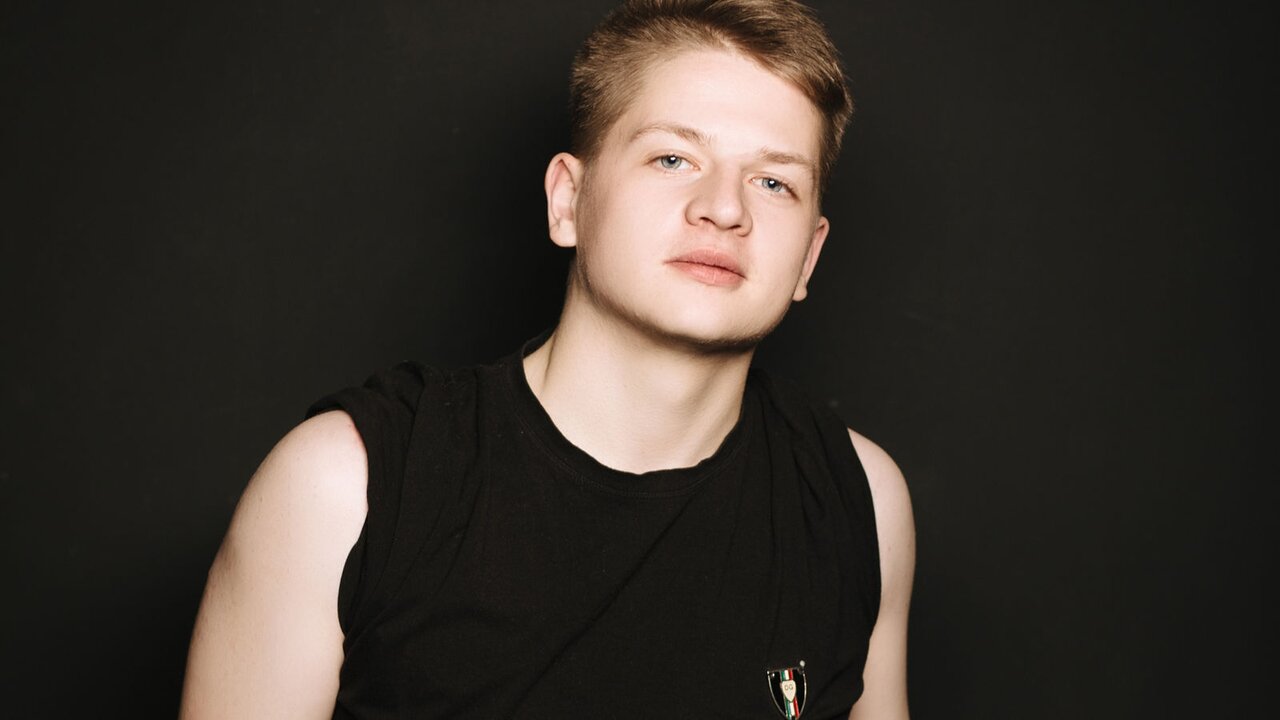 Live Porn Camera of AdamGrom