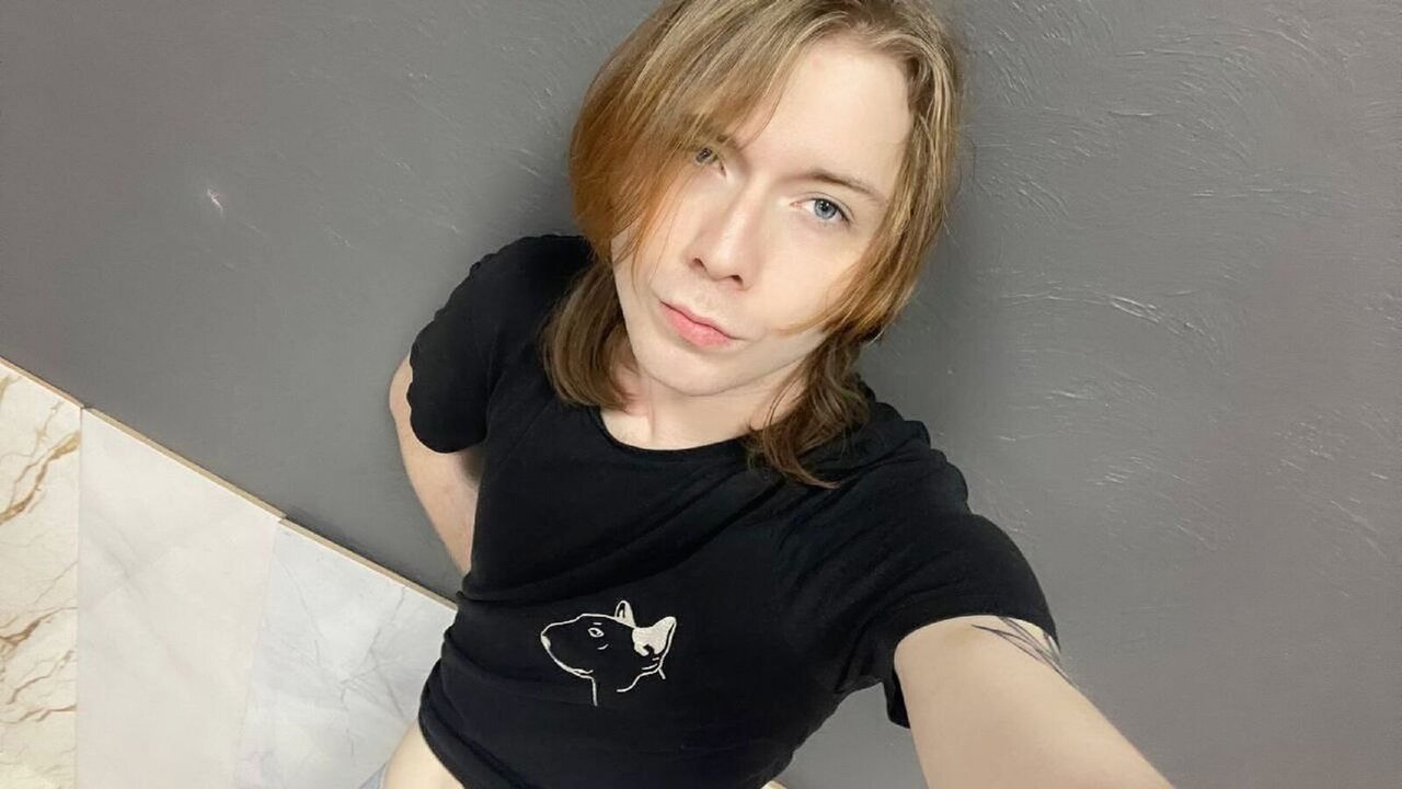 Live Porn Camera of KrisPatterson