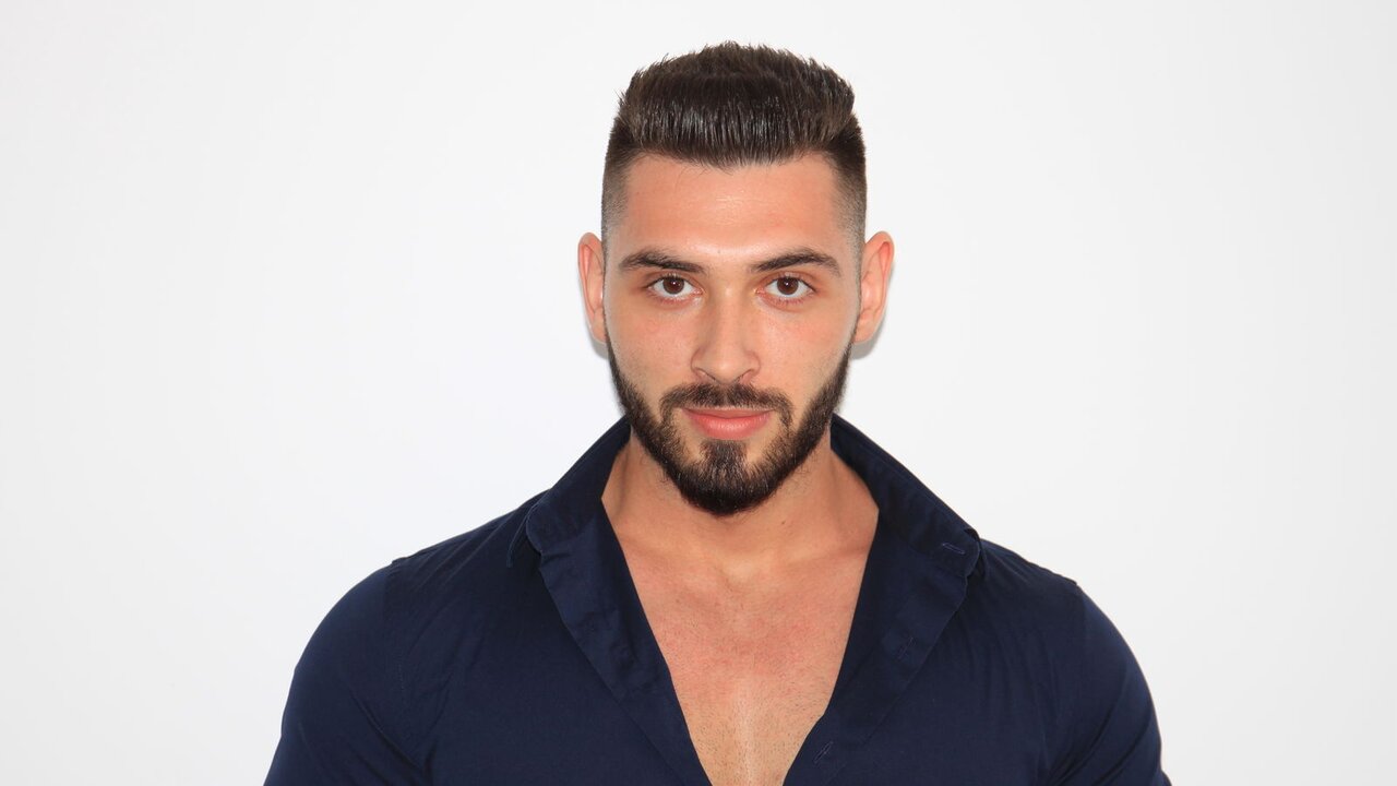 Live Porn Camera of MuscleAdonis