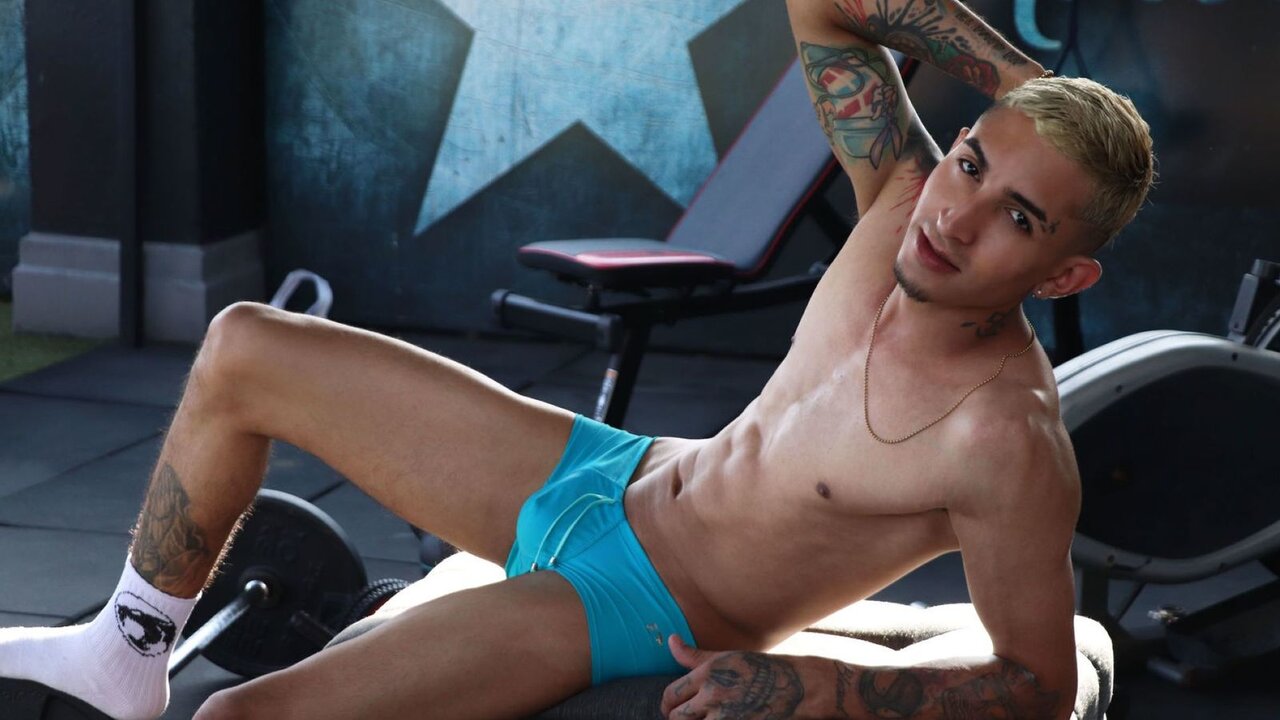 Live Porn Camera of RaymonCros